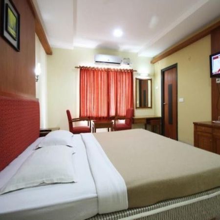 Pl A Residency Trichy Hotel Tiruchirappalli Bagian luar foto