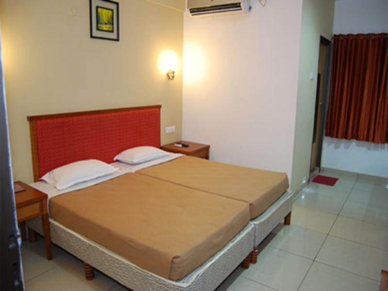 Pl A Residency Trichy Hotel Tiruchirappalli Bagian luar foto